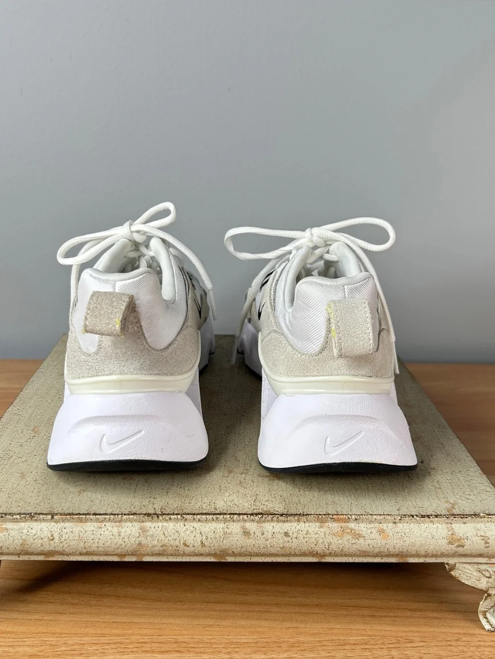 Nike White Sneakers Size 8 Tennis Shoes RYZ 365 Summit - Picture 15 of 16